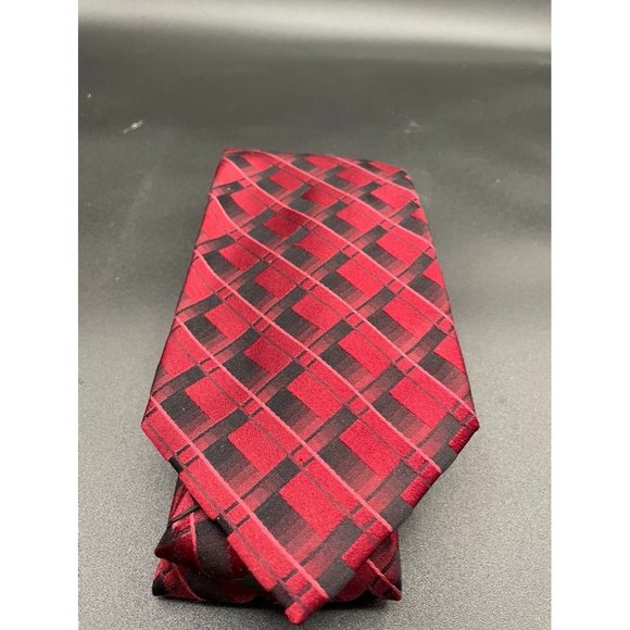 GianFranco Ruffini Italy  Red Black Diamond Pattern Men's Tie  Length 57.50 In. - Picture 11 of 11